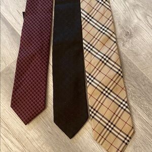 Gucci Black and Red Silk Ties Collection